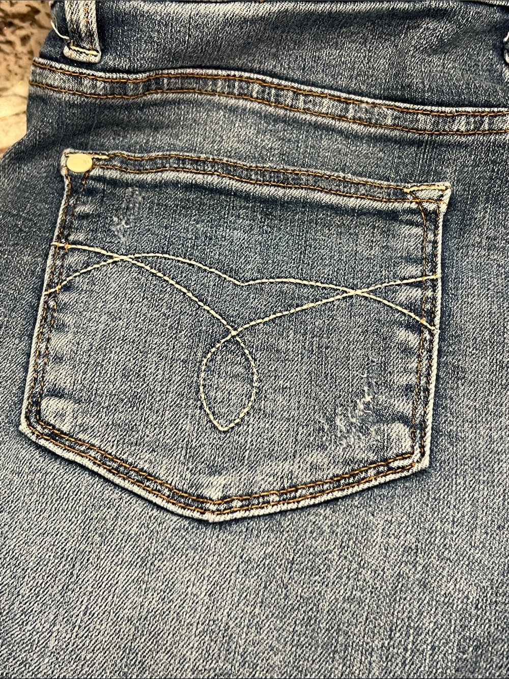 Judy Blue Light Blue Denim Shorts with Contrast Stitching - Picture 6 of 8